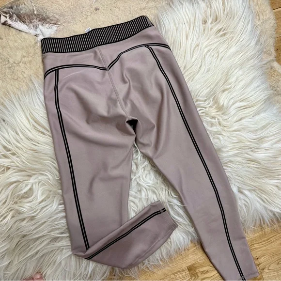 Alo Yoga Tan Black Athletic Leggings - Picture 5 of 6